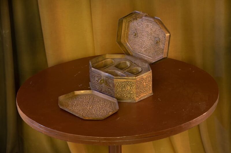 Copper engraved Pandan betel leaf storage container