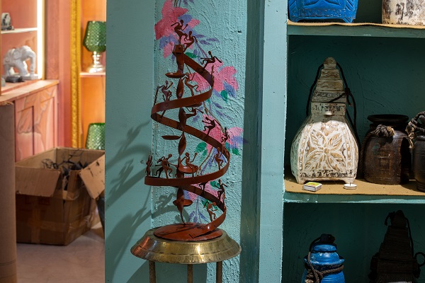 Elegant Table Figurines for Home Décor