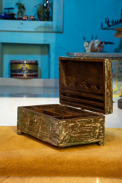 Wooden table figurine showpiece décor